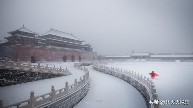 “立冬在头，大雪封门；立冬在中，单衣过冬”，后天立冬头还是尾