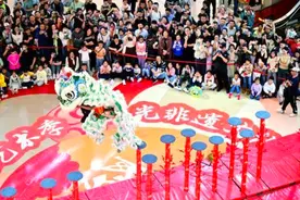 透过“黄金周”看消费①|人气旺 特色足 首店火 重庆商圈消费“热辣滚烫”图片