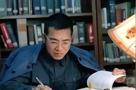 1980年陈景润悔婚惊动中央领导，妻子含泪说道：婚后我绝不妨碍你图片