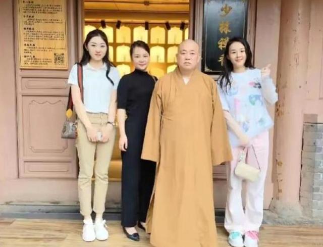 释永信被调查不到72小时，再迎3大噩耗，私生活混乱只是冰山一角