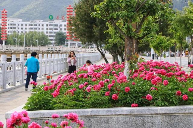 慢游、慢品、慢居、慢养，在两当