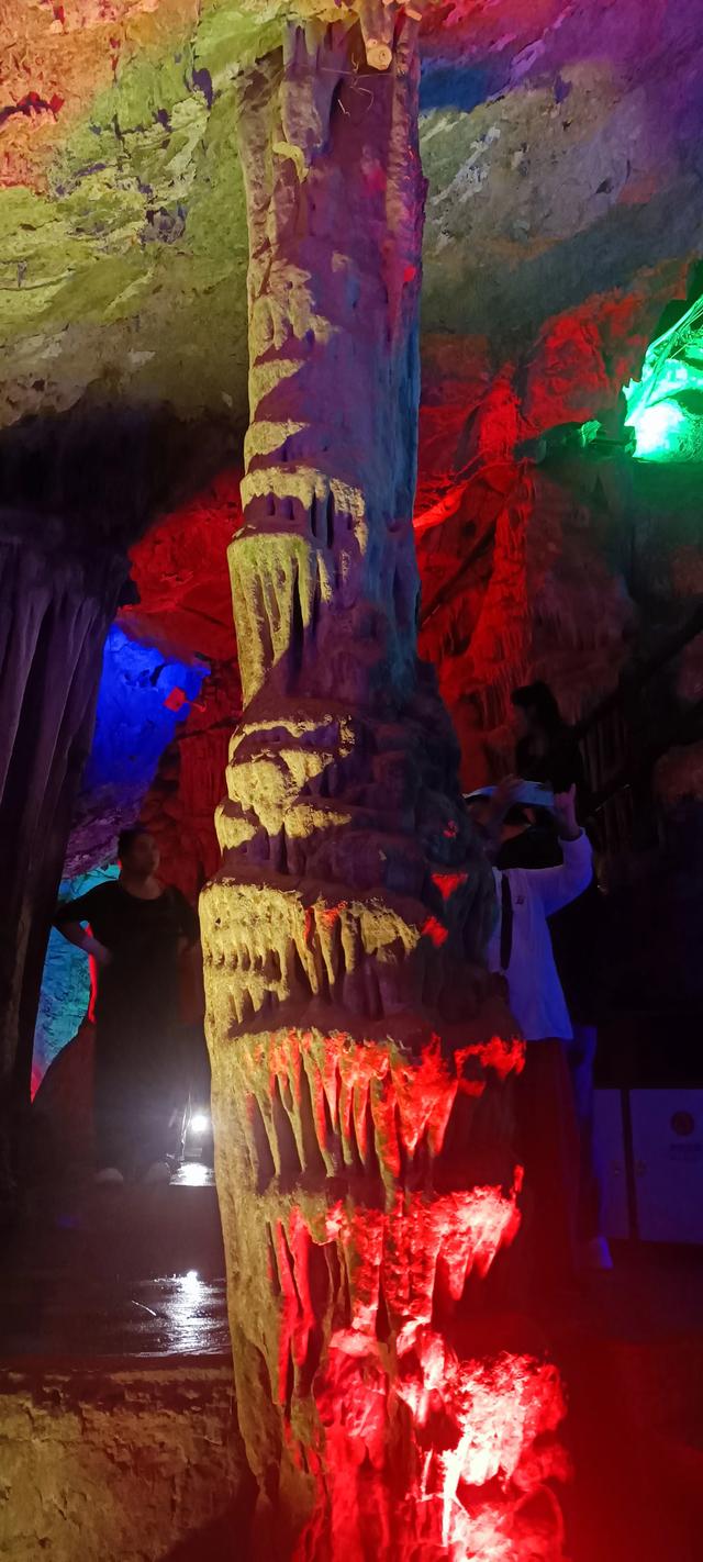 柞水溶洞七彩光与影的传奇之美