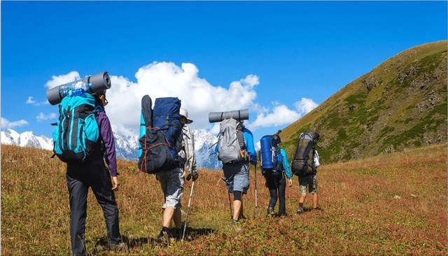 十一出游新花样，年轻人成为消费主力，旅游人次创新高