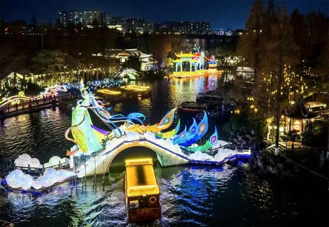 亮灯！马到！这是昨晚的南京