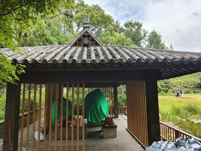 复兴岛上共青路,工业遗存赋新能
