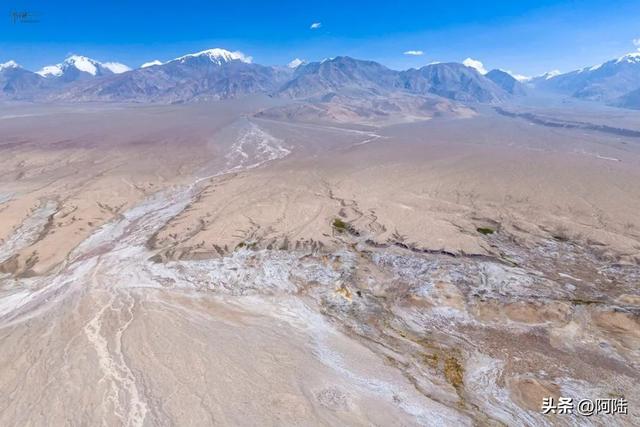 到木吉乡探秘地球的“肚脐眼”，它便是位于中国最西端的火山群