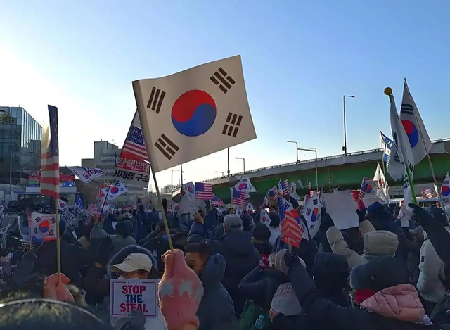 被美国算计后，李在明怒了，连下四道命令，韩国迅速转向中国示好