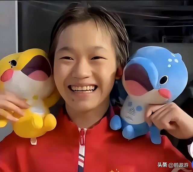 同是冠军父母，陈芋汐父母夸女儿很自律，全红婵母亲却说：胖点好