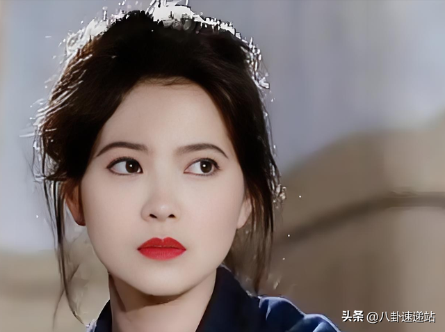 陪玩陪睡只是冰山一角！看完明星曝出的娱乐圈内幕，个个荒唐至极