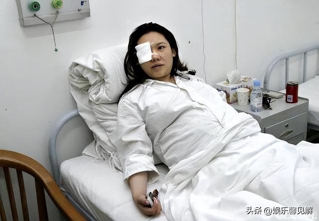 自食恶果！赵薇再传噩耗，1590万资产被冻结，15岁女儿成最后底牌