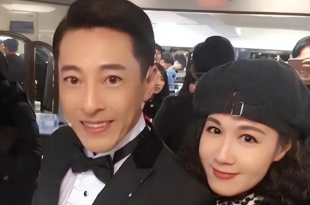 夫妻俩为了不变老，坚持31年不吃肉不生子，如今59岁近照不敢认