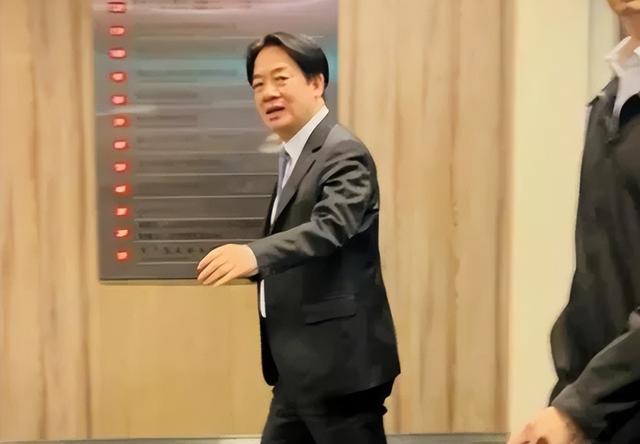 洪秀柱刚观礼9·3阅兵，岛内支持度大反转，台当局矛头对准新北