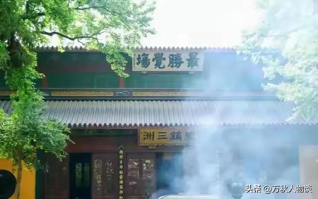 灵隐寺被骂上热搜，知情人爆料：一群和尚围着长条桌，上面堆满钱