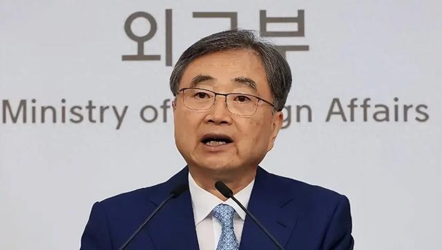 川普脸丢大了，中方一点面子都没给，韩国不服：反对改变台海现状