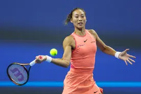 大心脏！郑钦文中网苦战148分钟后翻盘，狂轰14记ACE打崩美国胖妞图片