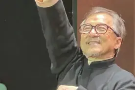 成龙老到认不出，身家丰厚却自曝还债，细数资产，才明白他的格局图片