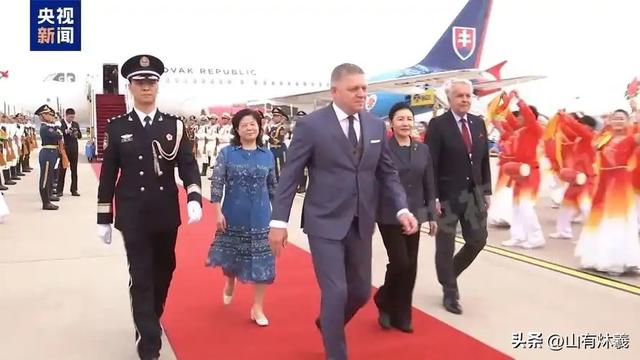 欧盟唯一参加九三阅兵的领导人，临行前一句话，令欧洲颜面尽失