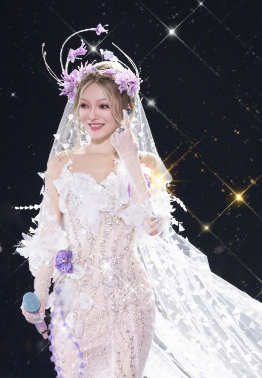 花无百日红，"纵欲过度"的萧亚轩，最终为自己的年少轻狂付出代价