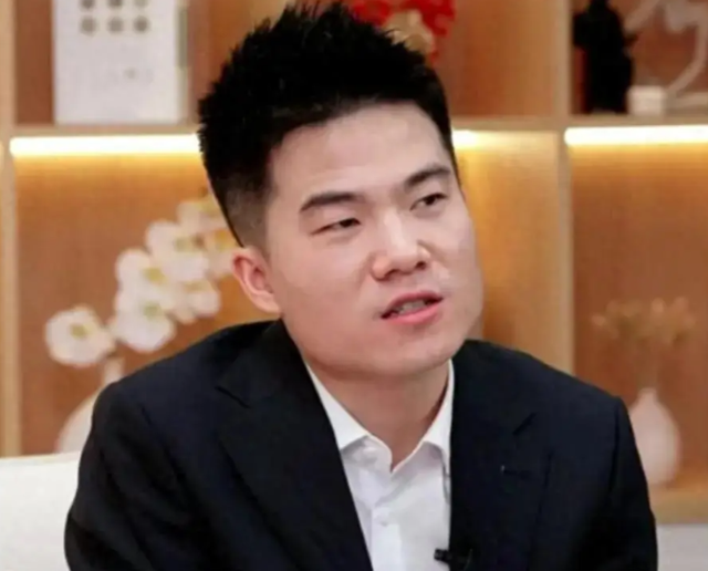 从寒门贵子到官方认可，董宇辉的“黑红”之路，难以复刻
