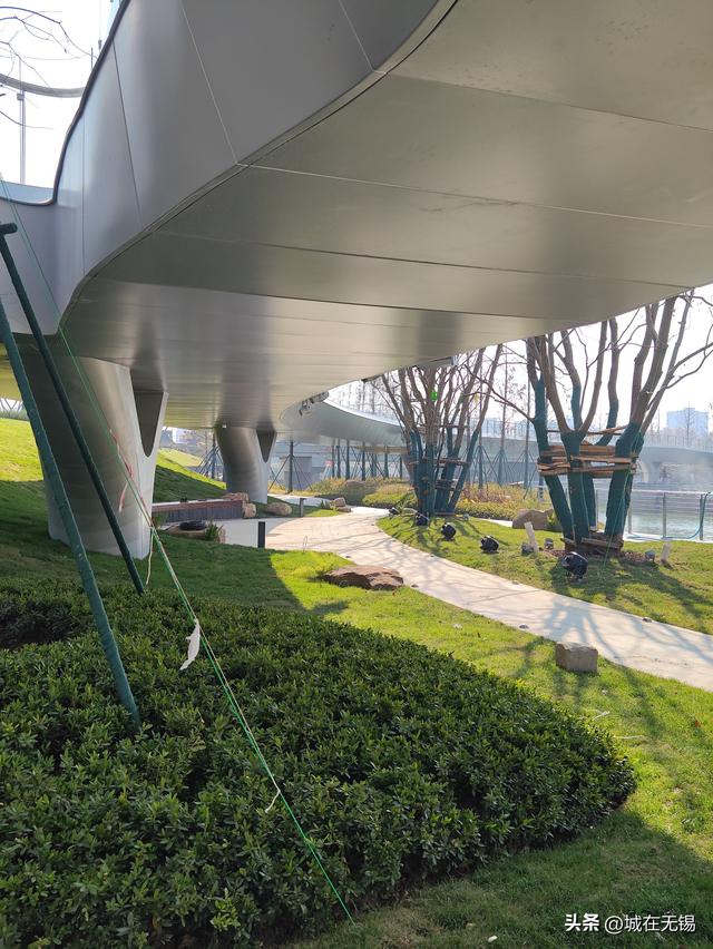 赶工热火朝天的无锡太湖湾音乐厅