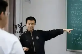 5天涨粉2000万！韦神爆火引北大担忧，校方紧急叫停约谈家属整改图片