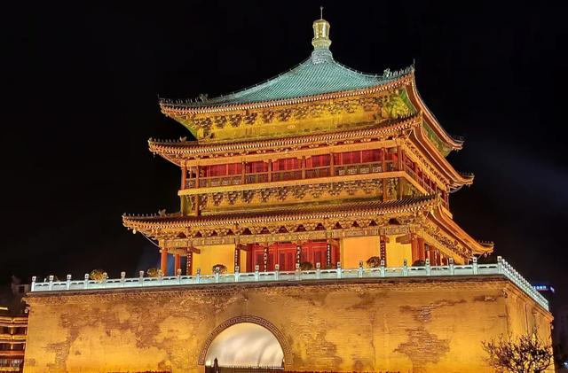 来西安旅游必去的十大景点，穿越千年古都，感受盛世风华