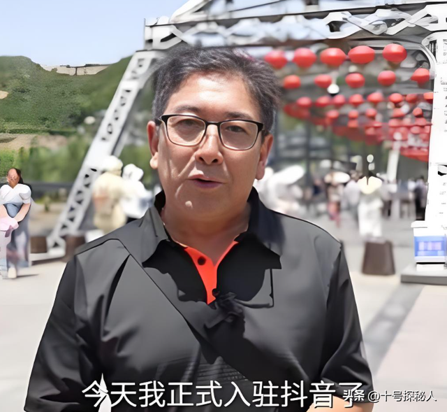 被央视开除、全家移民、抛妻弃女，水均益身上的标签哪个是真的？