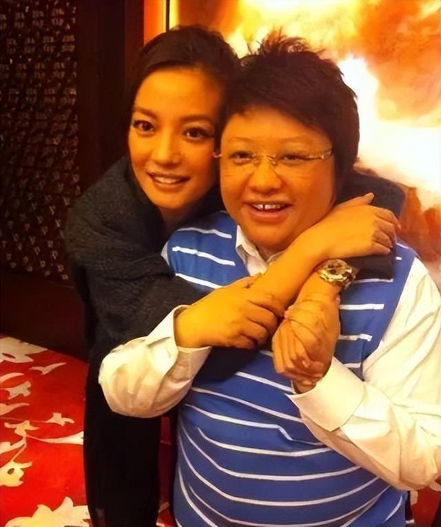 赵薇没想到，自己不止被圈内封杀，还有一件事，也让她面子挂不住