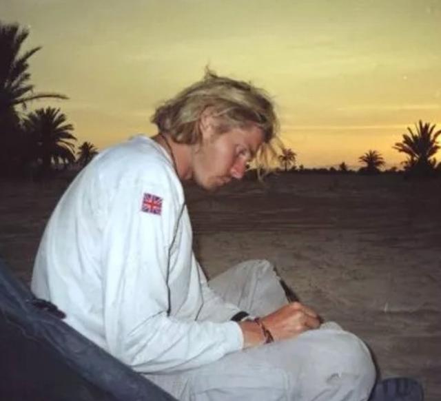 一场打赌，他从南美走路回英国！快6万公里走了27年，快到家了