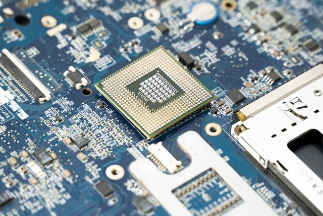 寒武纪暴增1332%！85后学霸把芯片做成印钞机