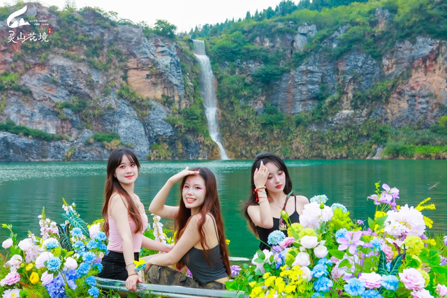 引领近郊游新体验！江夏灵山国庆首日奇幻艺术季活动火爆出圈