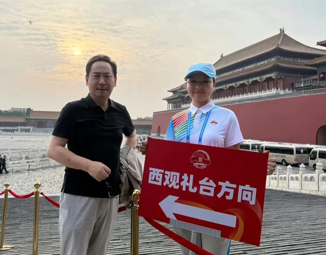 唐国强担心的事发生了！同现身观礼阅兵，却遭评论痛批不如刘劲？