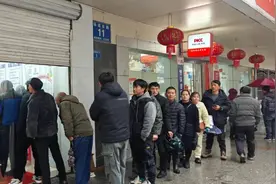 鹰潭中心城区摩托车投保一“险”难求 “绿色通道”形同虚设？图片