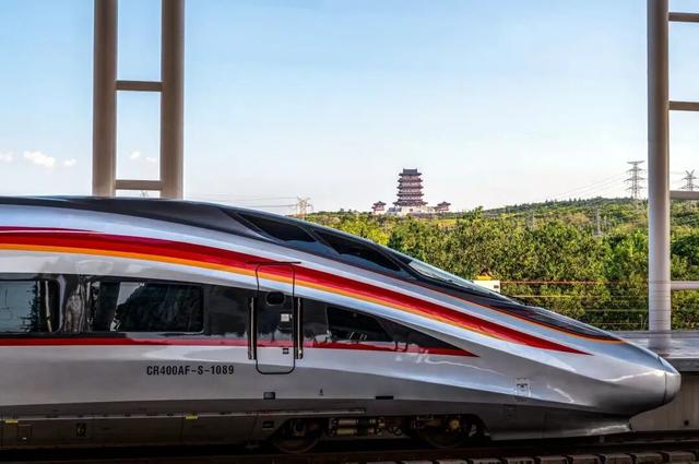 坐火车能拍到古建筑！网友：在哪？马上出发