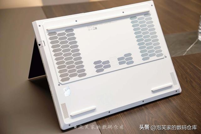 5070还是60？拯救者R9000P 8945HX+5070深度体验 白色性能再加50%
