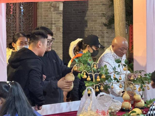 十七届江北水城·两河明珠（聊城）葫芦文化艺术节第二天人气沸腾
