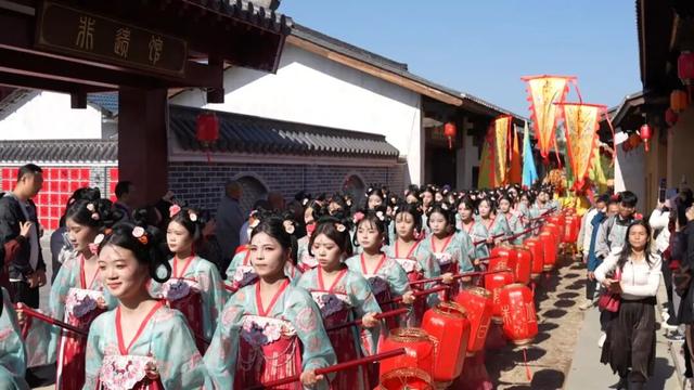 这个秋季，看全国C位南雄！