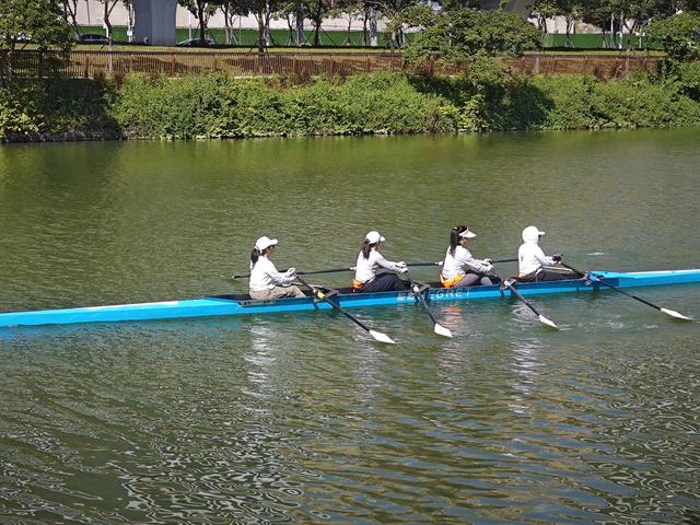 从学苑大道入大沙河绿过大学城后进深圳弯公园流花山景点【高清】