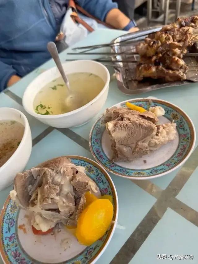 中国最躺平的城市，人人睡到大中午，不加班内卷，游客还要倒时差