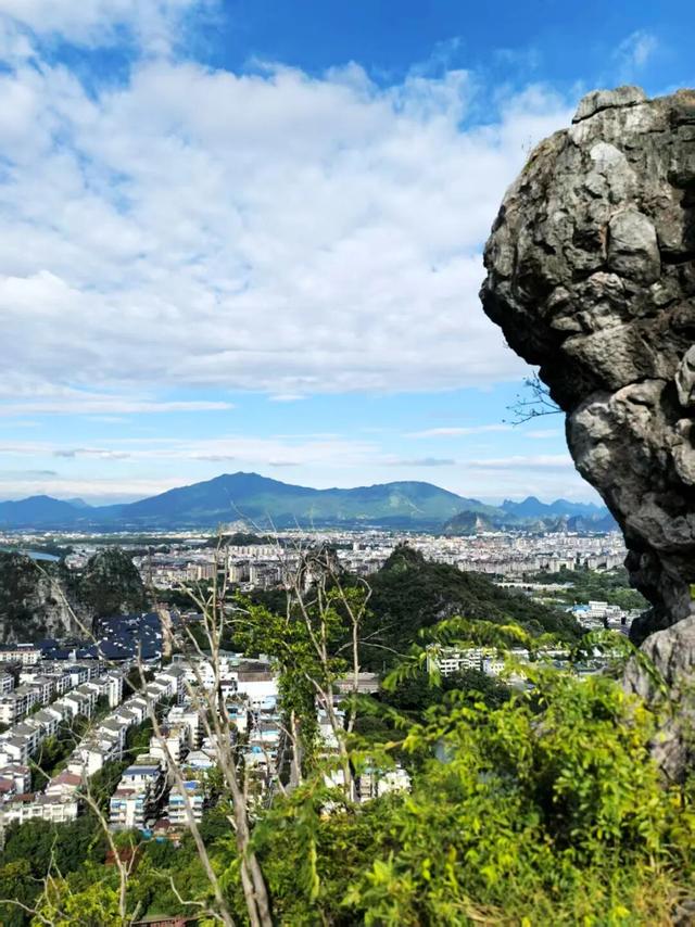 桂林：登峰尽赏满城秋！
