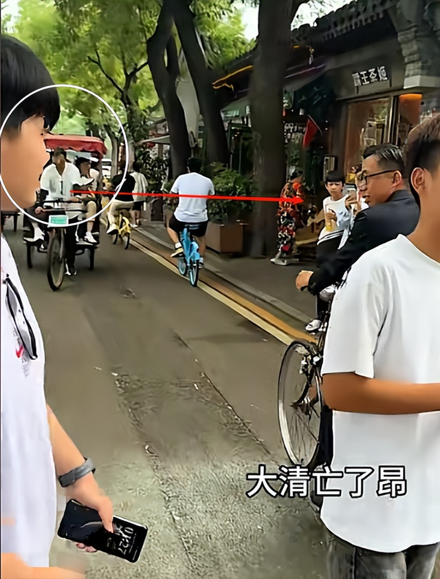 安徽小伙因长相酷似溥仪，接到横店邀约，网友：这叫老天爷赏饭吃