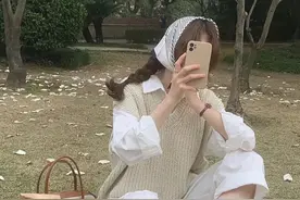 我妹招了上门女婿，我妈说养老要靠她，把我的10万彩礼给她当陪嫁​图片