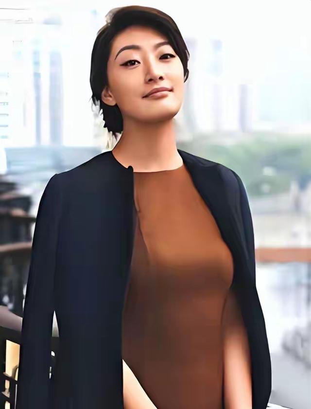 宗馥莉把亲叔整没电了。这出商界大戏可比电视剧带劲	。