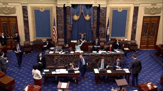 美国收到2个坏消息，日本软银砸盘英伟达,套现9000亿，AI情况危急