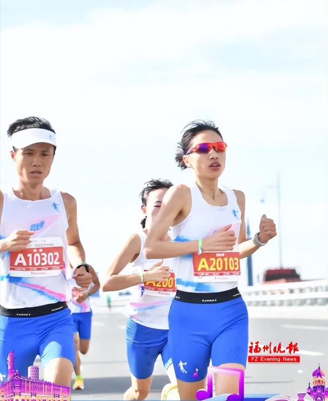 张水华离开医院3天，又一女护士被官媒锐评停职	，男友也难逃其咎