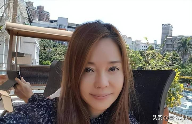 被畸形母爱毁掉的星二代：母乳12年，同床15年，荒唐的事还在后面