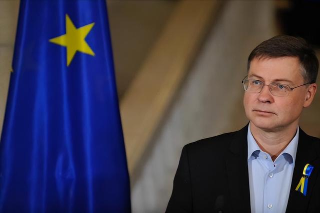 美向27国“宣战”，反俄同盟开始瓦解，特朗普送普京“大礼”