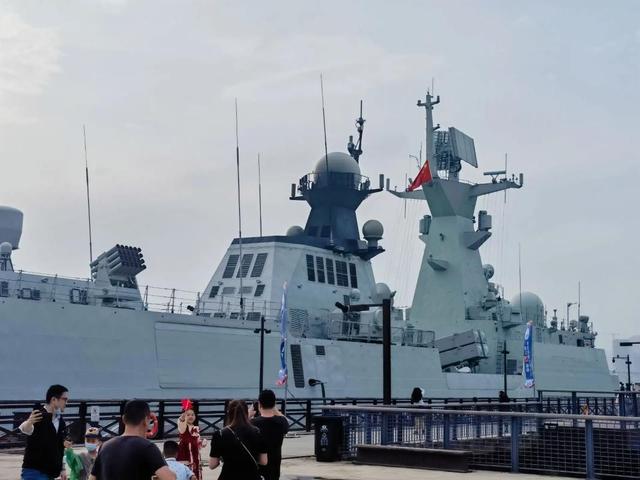 台最新武器曝光！5次海试无船锚，潜艇液压全失灵	，500亿打水漂