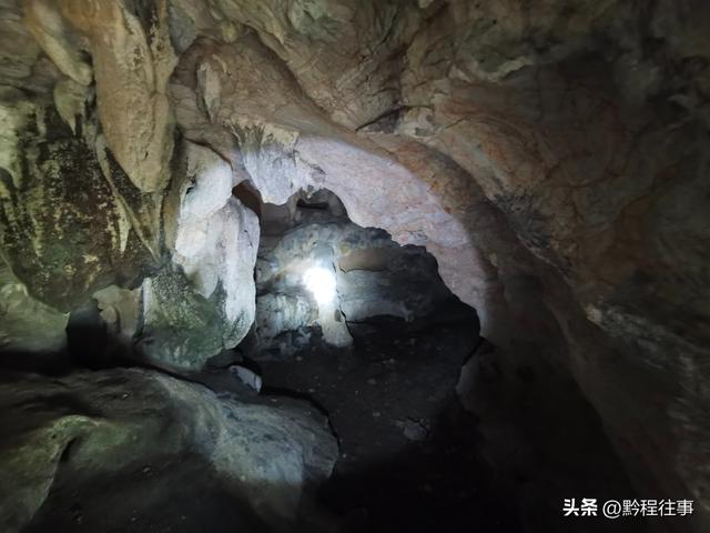 寻找一个最为艰难的躲匪洞，我难到达，土匪也难以到达