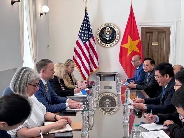 败局已定，6国给特朗普下跪，全是中国的邻居，3国牺牲中方利益